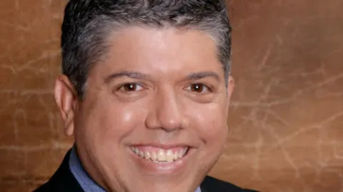 Henry Suarez, real estate agent in Corona
