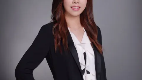 Wenqian Zhou, real estate agent in Arcadia