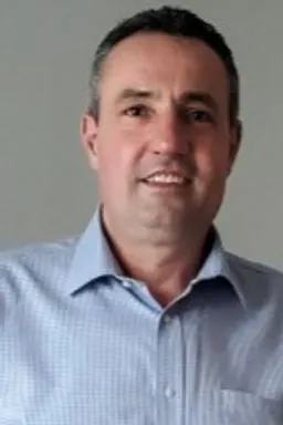 Julian Marin, real estate agent in Canoga Park