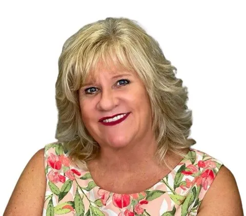 Cynde Bost, real estate agent in Burbank