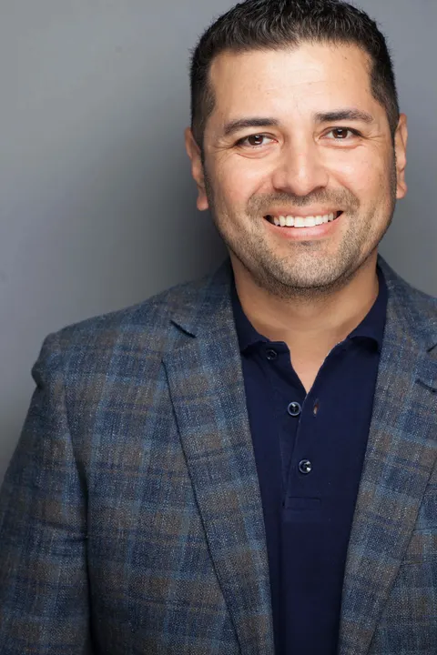 Henry Vega, real estate agent in Los Angeles
