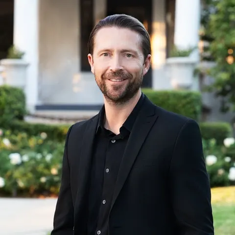 Mark Richards, real estate agent in Los Angeles