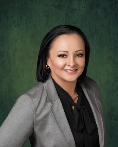 Esmeralda Nunez, real estate agent in San Bernardino
