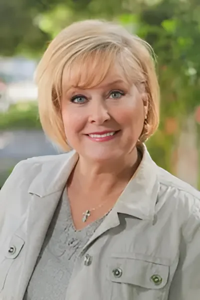 Ginny Bruns, real estate agent in Paradise