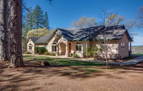 Jon Baird, real estate agent in Paradise