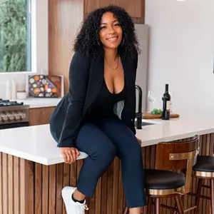 Kelsea Smith, real estate agent in Fontana