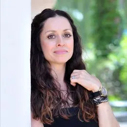 Larissa Morales, real estate agent in Fontana