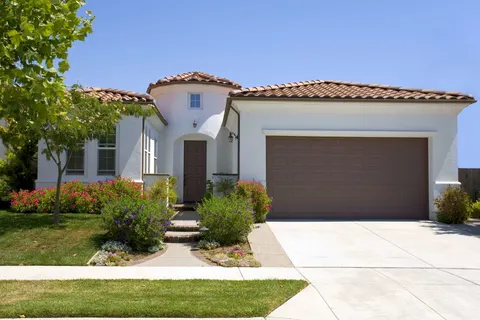 Nadeen Zamora, real estate agent in 29 Palms