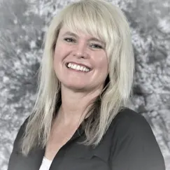 Angela Kidd, real estate agent in Apple Valley