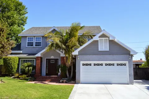 Edwin Sanchez, real estate agent in Apple Valley
