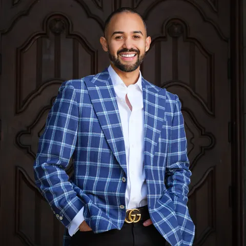 Joel Valdiviez, real estate agent in Phelan