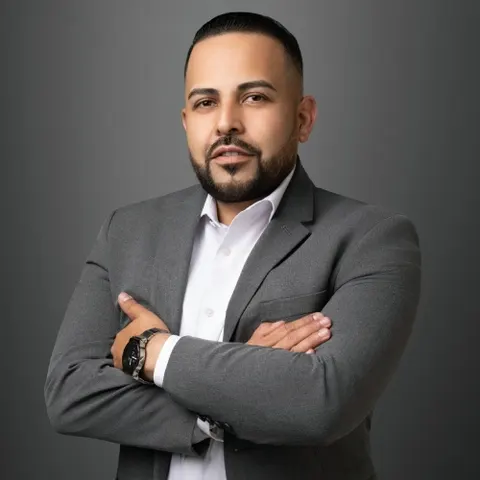 Jesse Esparza, real estate agent in Hesperia