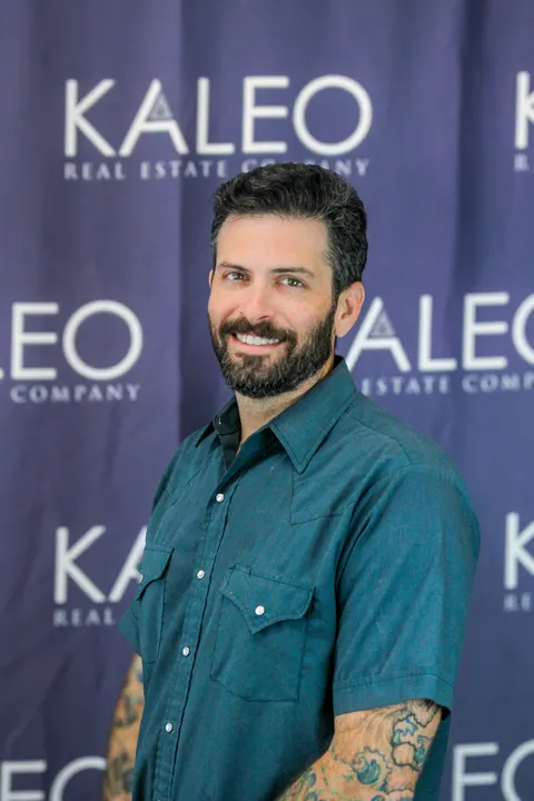 Jonathan Tomashefsky, real estate agent in Los Angeles