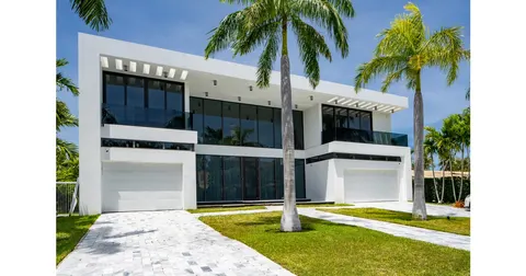 Rodolfo Gomez, real estate agent in Los Angeles