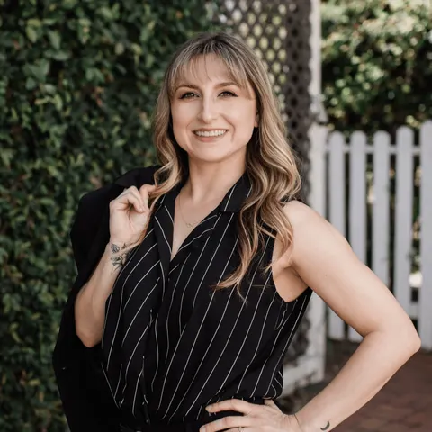 Mckenzie Robles, real estate agent in Upland