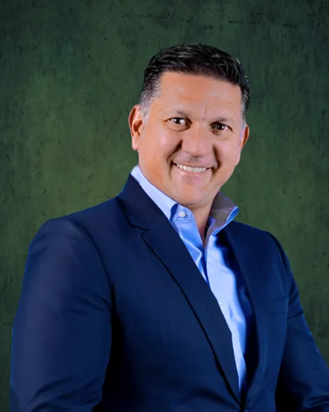 Cesar Mendoza, real estate agent in Banning