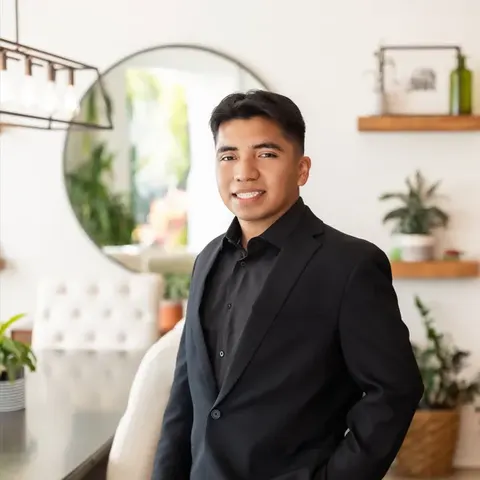 Daniel Vargas, real estate agent in Jurupa Valley