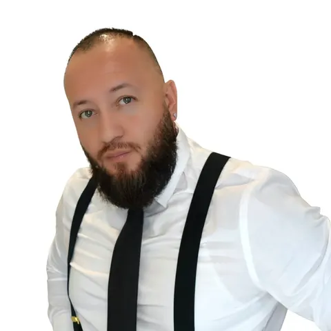 Sean Maldonado, real estate agent in Big Bear City