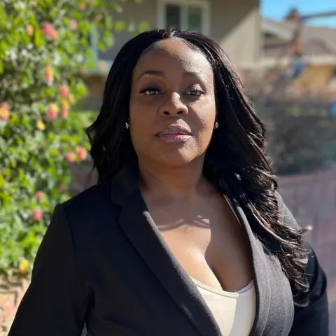 Sheilia Manuel, real estate agent in Fontana