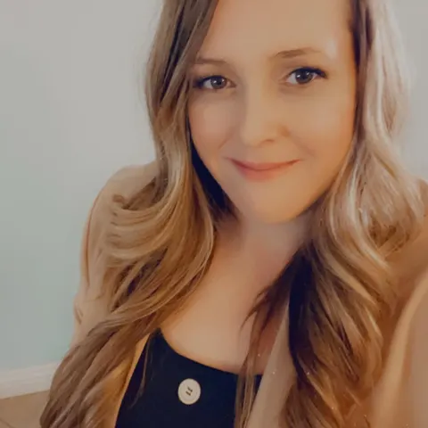 Heidi Randles, real estate agent in Fontana