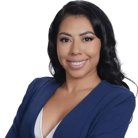 Jennifer Hernandez, real estate agent in Rialto