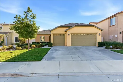 Veronica Quintero, real estate agent in Beaumont