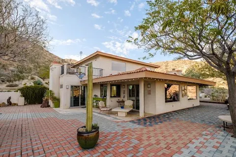 Dori Abel, real estate agent in Yucca Valley