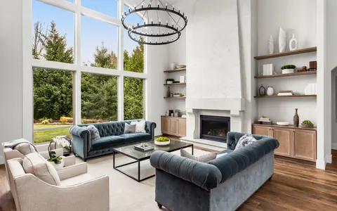Alton Jones, real estate agent in Covina