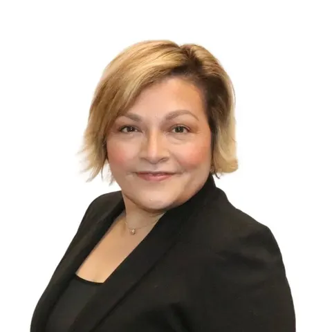 Elena Cruz, real estate agent in Los Angeles