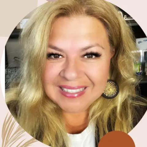 Claudia Miramontes, real estate agent in Los Angeles