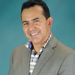 Saul Miranda, real estate agent in Inglewood