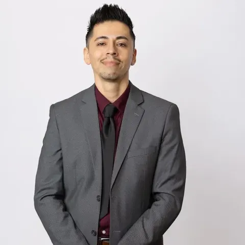 Omar Munoz Palomino, real estate agent in Los Angeles