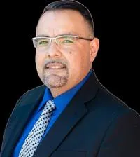 Robert Ramirez, real estate agent in Los Angeles