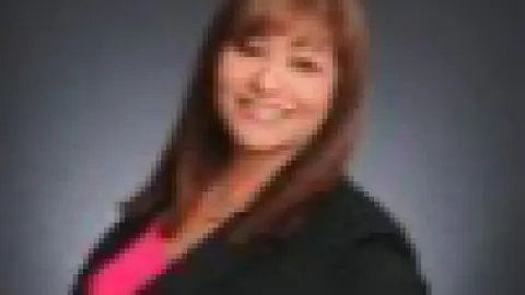 Toni Arredondo, real estate agent in Apple Valley