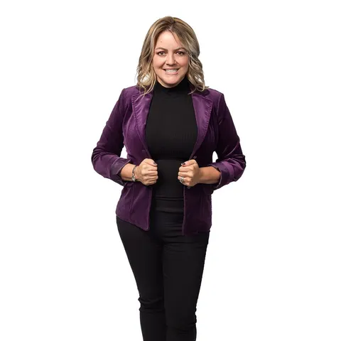 Christi Arnold, real estate agent in Apple Valley