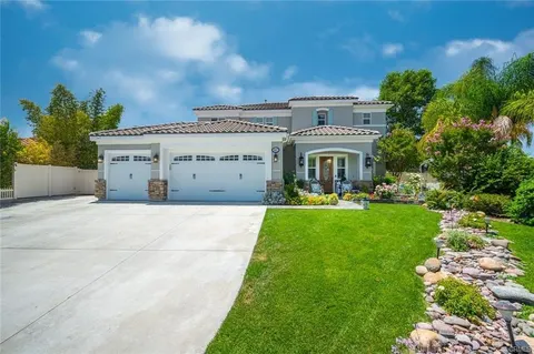 Joy Ramirez, real estate agent in Redlands