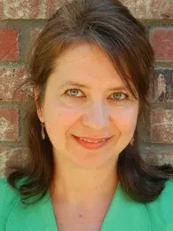 Mia Varciag, real estate agent in Beaumont
