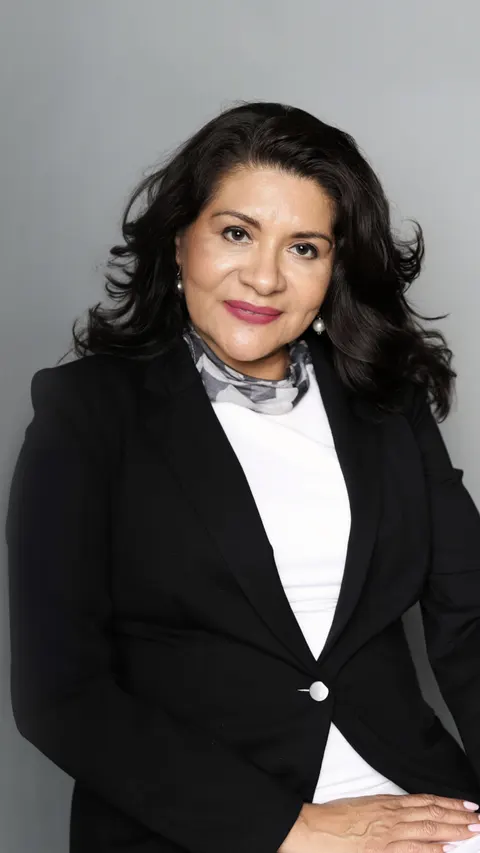Estella Padilla, real estate agent in Reseda