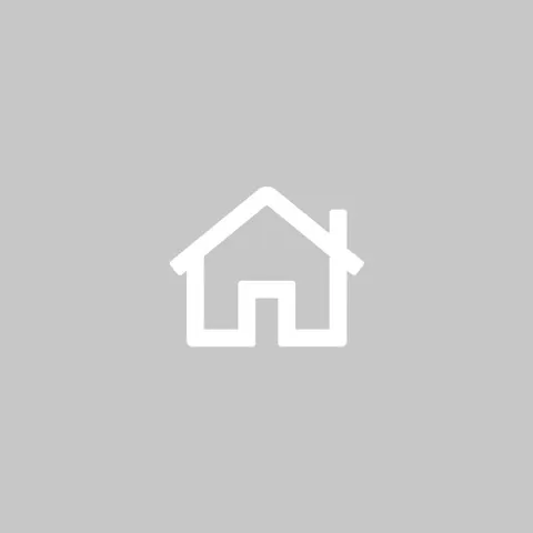 Maxi Case, real estate agent in Lancaster