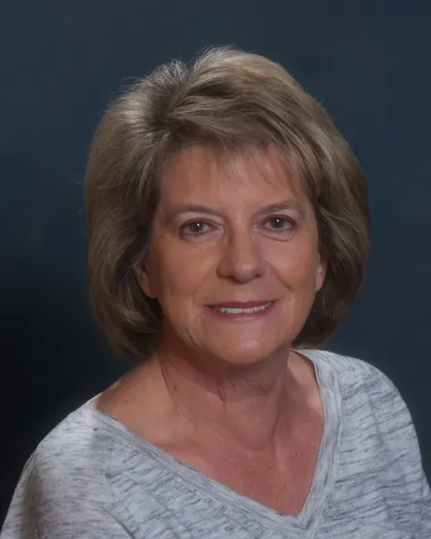 Karen Magdaleno, real estate agent in Lancaster