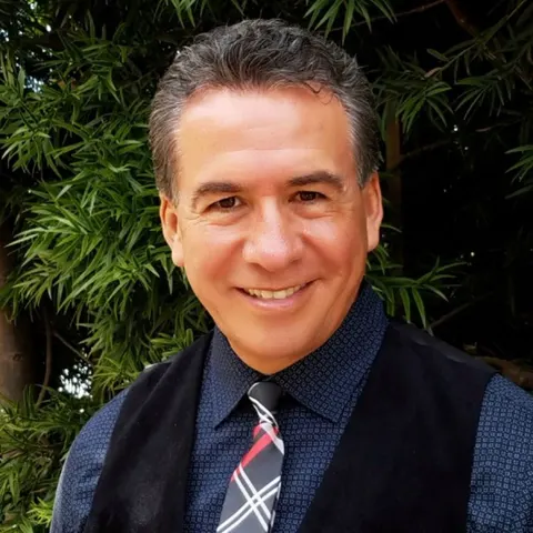 Ariel Villacorta, real estate agent in Thousand Oaks