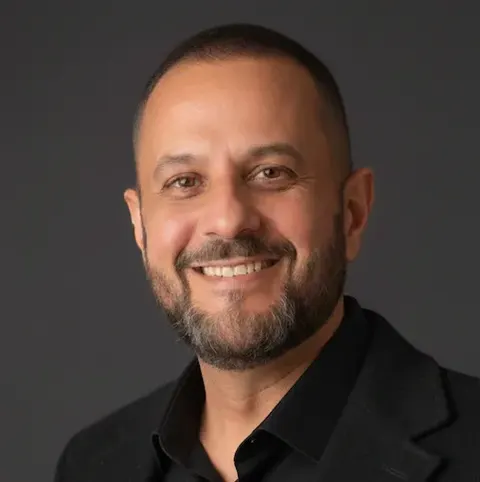 Kourosh Kianijam, real estate agent in Valencia