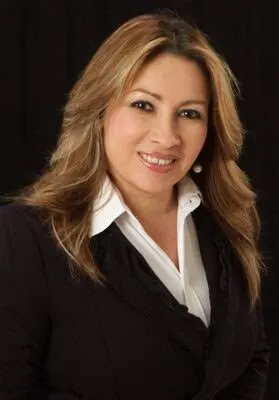 Mirna Cruz, real estate agent in Lake Balboa