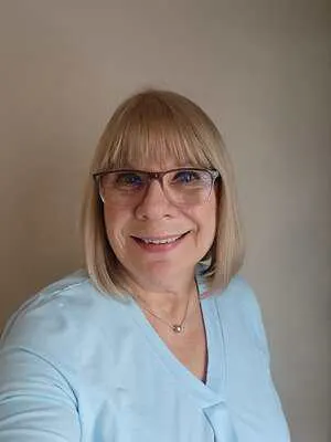 Marcia Stachura, real estate agent in Chatsworth