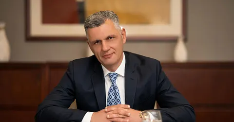 Armen Aroyan, real estate agent in Glendale