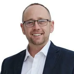 Justin Shore, real estate agent in Woodland Hills