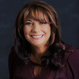 Louisa Henry, real estate agent in Canyon Country