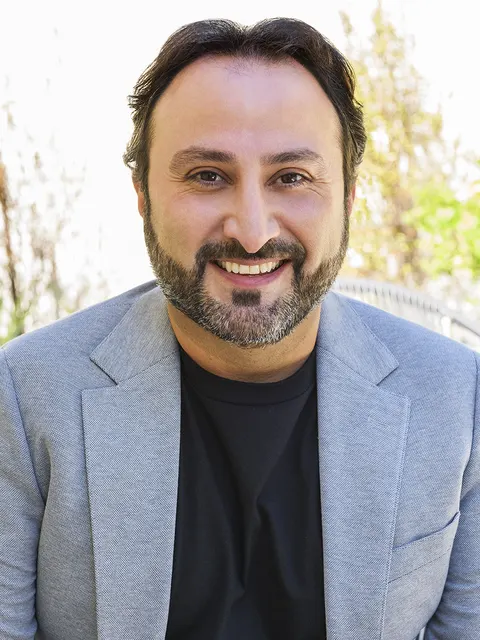 Darius Majlessi, real estate agent in Burbank