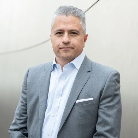 Oscar Montalvo, real estate agent in Canoga Park