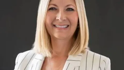 Danielle Nieves, real estate agent in Simi Valley